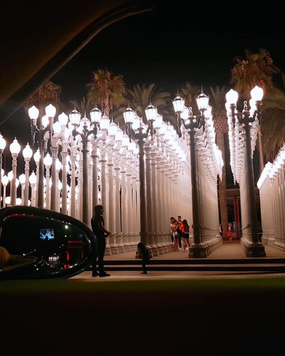 パク・シフさんのインスタグラム写真 - (パク・シフInstagram)「LA night lights🤩🤩😘😘 #LACMA」8月8日 15時37分 - park_si_hoo_01