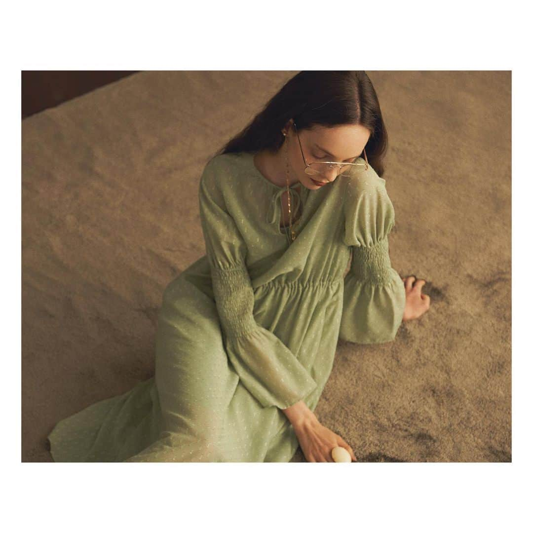 Lily Brownさんのインスタグラム写真 - (Lily BrownInstagram)「ー LIMITED DRESS ー﻿ ﻿ “OFFICIAL ONLINE STORE” ﻿ 1st anniversary campaign﻿ ﻿ 8.8(thu)~8.12(mon)  ALLi ITEM　11%OFF﻿ ※セール商品は対象外です﻿ ﻿ 8.8(thu)~8.18(sun)﻿ FREE SHIPPING﻿ 期間中、全品送料無料 ﻿ その他限定アイテムやクーポンなど、お得なキャンペーンを開催中﻿ 詳細はプロフィール欄リンクよりご覧ください。﻿ ﻿ #lilybrown #リリーブラウン﻿ #autumn #autumncollection ﻿ #vintage #vintagefuture ﻿」8月8日 15時41分 - lily_brown_official