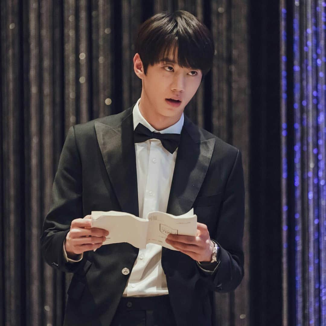 ジュンさんのインスタグラム写真 - (ジュンInstagram)「•190708 | OCN New Drama "Class of Lies" Ending EP.7 . Gentleman💙 . ×Follow @JunUKISS for more . | #jun #junyoung #leejunyoung #kevin #kevinwoo #kiseop #elikim  #shinsoohyun #hoon #ukiss #unb #iraniankissme #Kpop #kpopboys #maknae #Kdrama #classoflies #mrtemporary #준 #이준영 #유키스 #유앤비 #미스터기간제 #스웨그에이지 | @ukiss_jun97」8月8日 15時48分 - junukiss