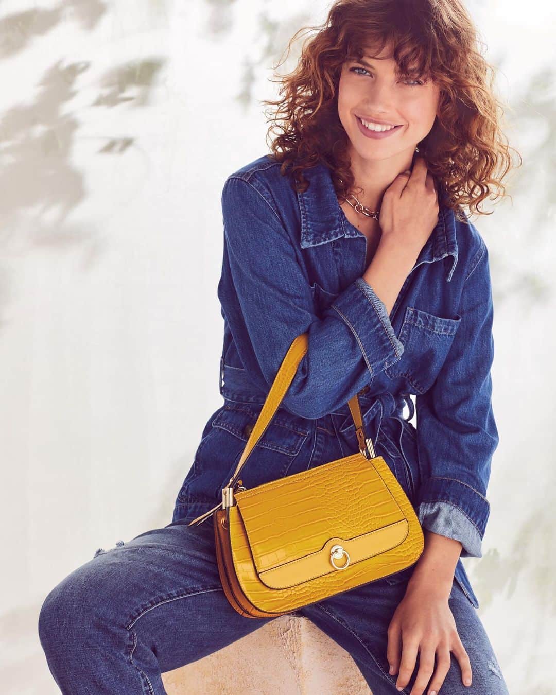 のインスタグラム：「ALL EYES ON: the boiler suit ✨ Make it fun by adding accessories that are bold and bright! Tap the shop the look. 🔍 Boiler suit: 607638 Bag: 929712. #boilersuit #trend #outfit #outfitinspo #womenswear #womensfashion #womenstyle #denim #accessories #nextfashion #nextwomen」