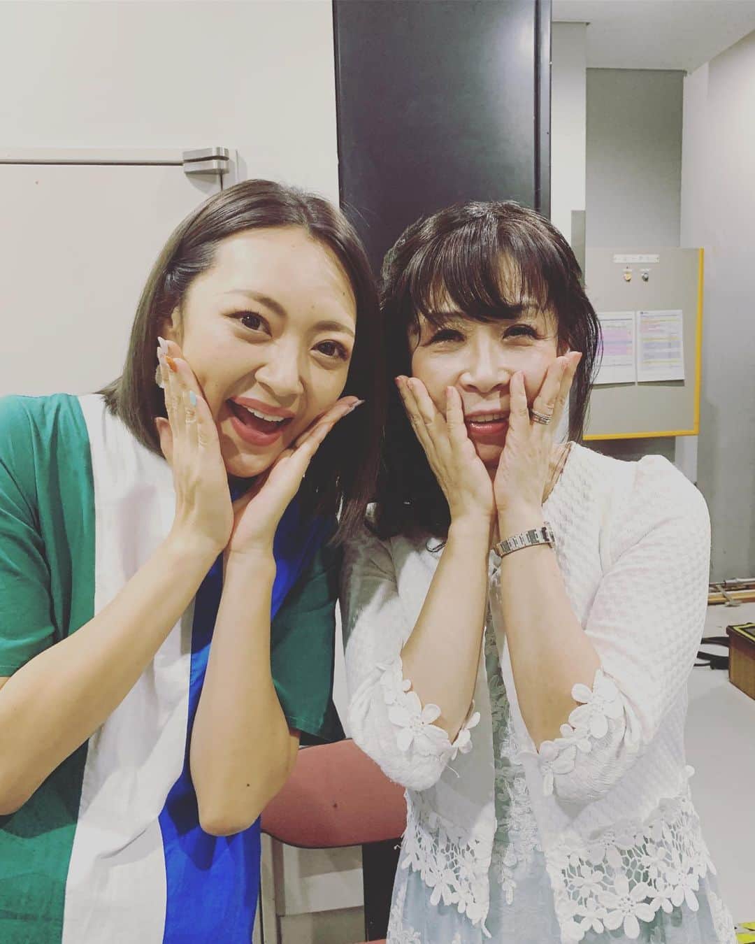 みかんさんのインスタグラム写真 - (みかんInstagram)「私がお世話になってるエステティックサロンのベルルミエールさんの社員総会&ビューティーアワードに参加させて頂きました🧡 オネェージャーも大活躍です🤣🤣🤣 身内ネタがウケて良かったです🤣 #ベルルミエール #エステティックサロン #みかんチャンネル #オネェージャー」8月8日 16時08分 - mikan02241984