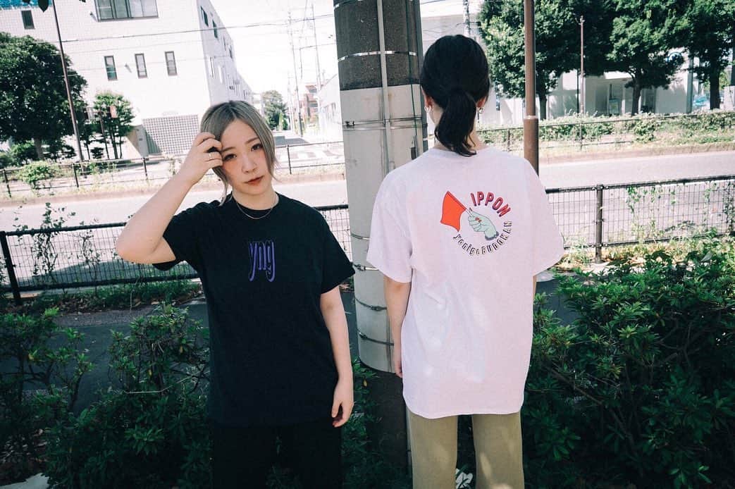 yonigeさんのインスタグラム写真 - (yonigeInstagram)「【武道館限定goods】 yonige IPPON Tee ボディー:白 / 黒 Front: yng  Back:IPPON イラスト Size:S〜XL ¥3,500」8月8日 16時17分 - yonige_official