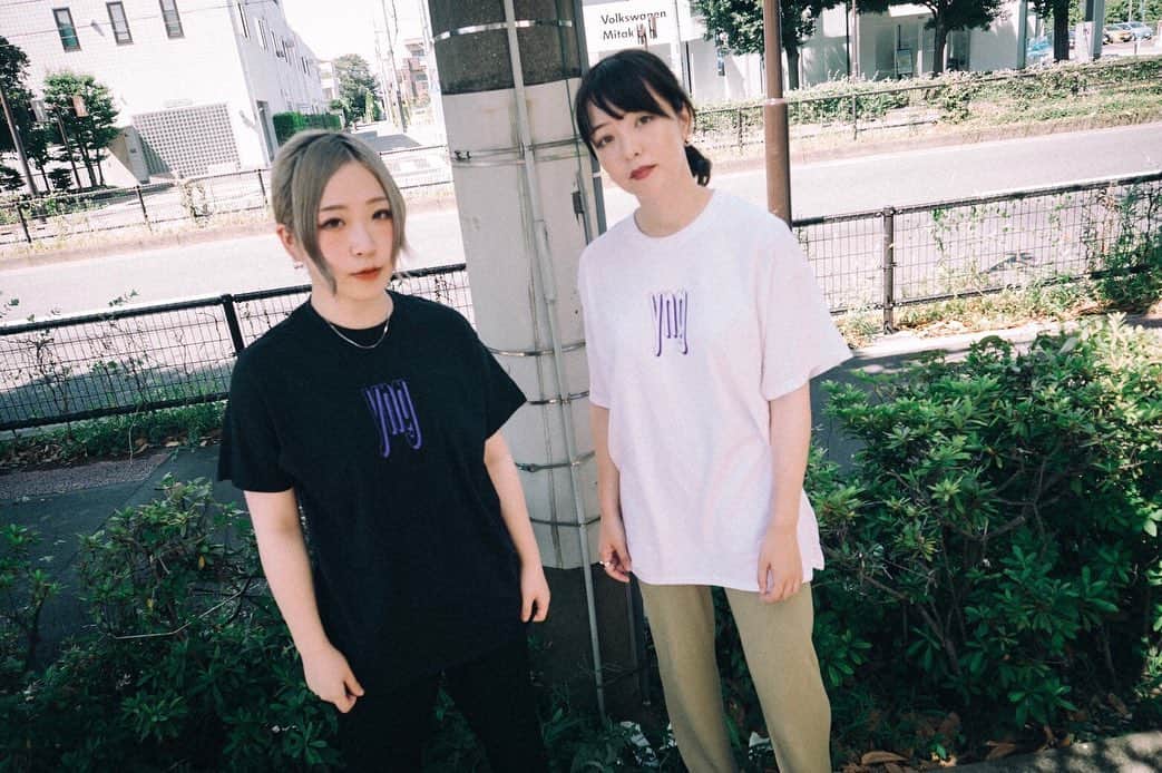 yonigeのインスタグラム：「【武道館限定goods】 yonige IPPON Tee ボディー:白 / 黒 Front: yng  Back:IPPON イラスト Size:S〜XL ¥3,500」