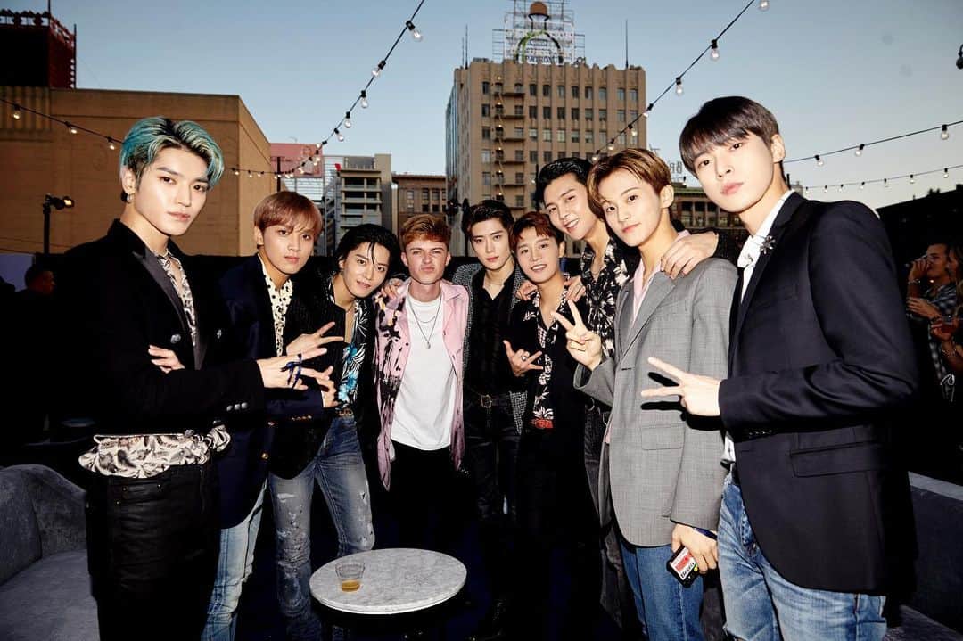 NCT 127さんのインスタグラム写真 - (NCT 127Instagram)「It was great seeing you tonight brother!! 🤙 @hrvy @capitolrecords  #NCT127 #NCT #CMG #CapitolCongress」8月8日 16時43分 - nct127