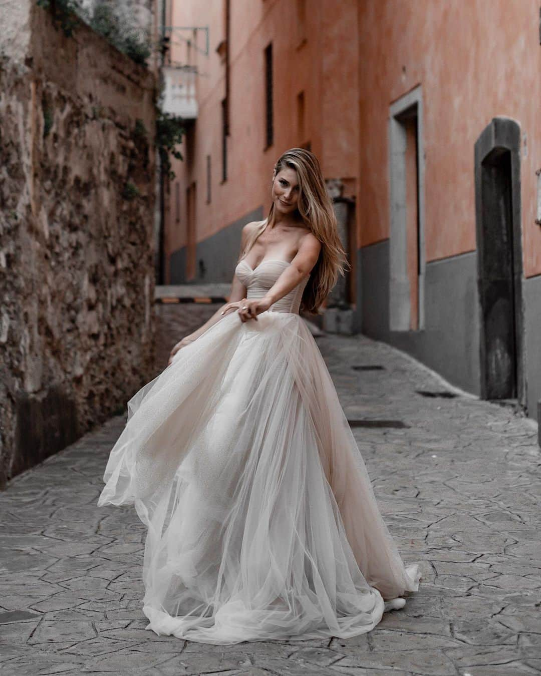 Galia Lahavさんのインスタグラム写真 - (Galia LahavInstagram)「When softness and boldness exist together | The impeccable #Magnolia gown by @tali__photography #GLCouture」8月8日 17時08分 - galialahav