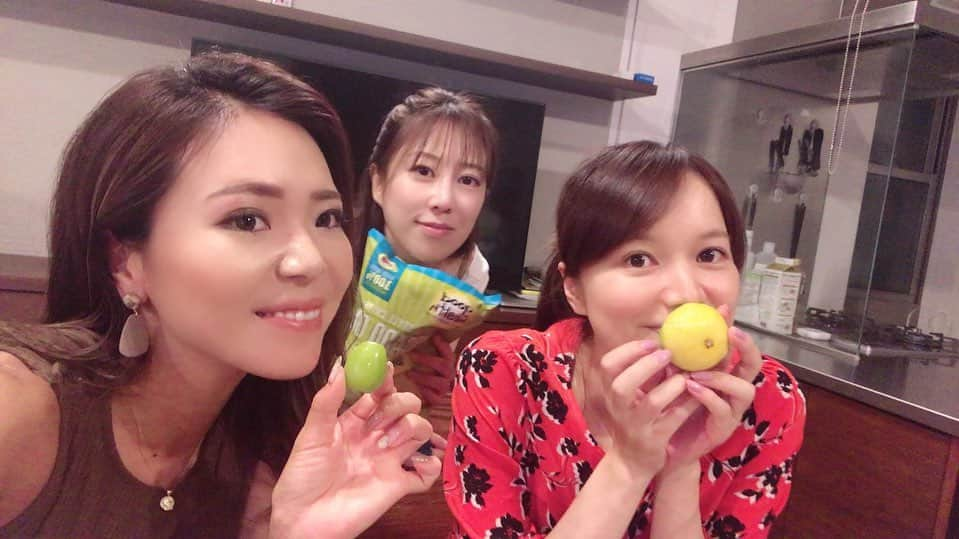 三枝こころさんのインスタグラム写真 - (三枝こころInstagram)「すっかり家ご飯が定着してきました🍚 だいぶ食が細くなってきて、お腹の圧迫感が凄いから家が一番落ち着きます☺️ 先日はリサちゃん @risaig_11 と愛ちゃん @imocchi.jp 一緒に夕方から12時までずっと話が止まらない(笑) リサちゃんと一緒にご飯作って、ご飯いい感じにできたのに写真忘れました🥺 女子トーク楽しい過ぎてまたやろうということに。 この暑い中皆んながラウンドしてる姿をInstagramで見るだけで汗が出てきます⛳️ 皆さま熱中症には気をつけて下さい☀️ #ゴルフ女子 #家ご飯 #リラックス #女子トーク #熱中症 #golf」8月8日 17時25分 - kokoro_golf