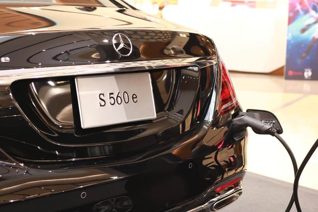 Mercedes-Benz Thailandさんのインスタグラム写真 - (Mercedes-Benz ThailandInstagram)「มหกรรมยานยนต์แห่งปีที่คุณไม่ควรพลาดกับ Mercedes-Benz StarFest 2019 ที่ยกขบวนยอดยนตรกรรมมาให้คุณได้สัมผัสอย่างใกล้ชิด ทั้ง Mercedes-Benz และ Mercedes-AMG ณ ศูนย์การค้าเซ็นทรัลพลาซา ลาดพร้าว ชั้น 1  ตั้งแต่วันที่ 8 ส.ค. 2562 – 14 ส.ค 2562  ข้อมูลเพิ่มเติมคลิก https://www.mercedes-benz.co.th/StarFest2019  #ThaAllStarExperiences #StarFest2019 #MercedesBenzStarFest2019 #MercedesBenz #MercedesBenzThailand」8月8日 17時25分 - mercedesbenzthailand