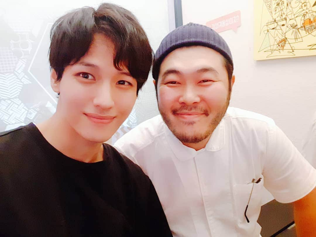 チ・イルジュさんのインスタグラム写真 - (チ・イルジュInstagram)「기방형과 우연히 만남ㅎㅎ 형~ 우리 영화 곧 개봉해요~~ㅎ」8月8日 17時29分 - lonely_stump