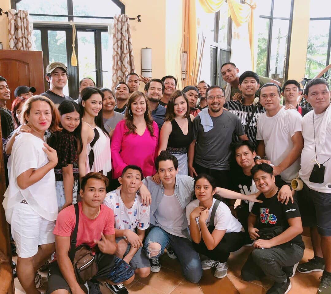 Alexa Ilacadさんのインスタグラム写真 - (Alexa IlacadInstagram)「Unit 2, Day 1 🎥 #TheKillerBride palabas na po ngayong August 12 (Monday) sa Primetime bida, pagkatapos ng The General's Daughter ♥️ #happyset 🔪👰🏻」8月8日 17時30分 - alexailacad