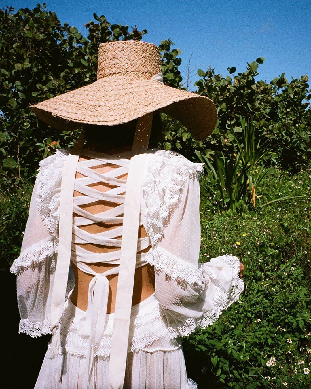 ジマーマンさんのインスタグラム写真 - (ジマーマンInstagram)「Details: The Suraya Cut Out Long Dress from our Summer Swim 19 Collection. #summerswim19 #zimmermann」8月8日 17時31分 - zimmermann