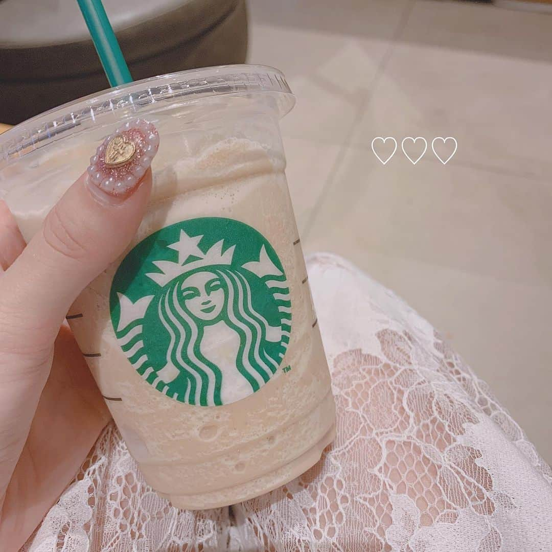 平田詩奈さんのインスタグラム写真 - (平田詩奈Instagram)「コーヒーフラペチーノ🧸  #starbucks」8月8日 23時16分 - shiina__0822