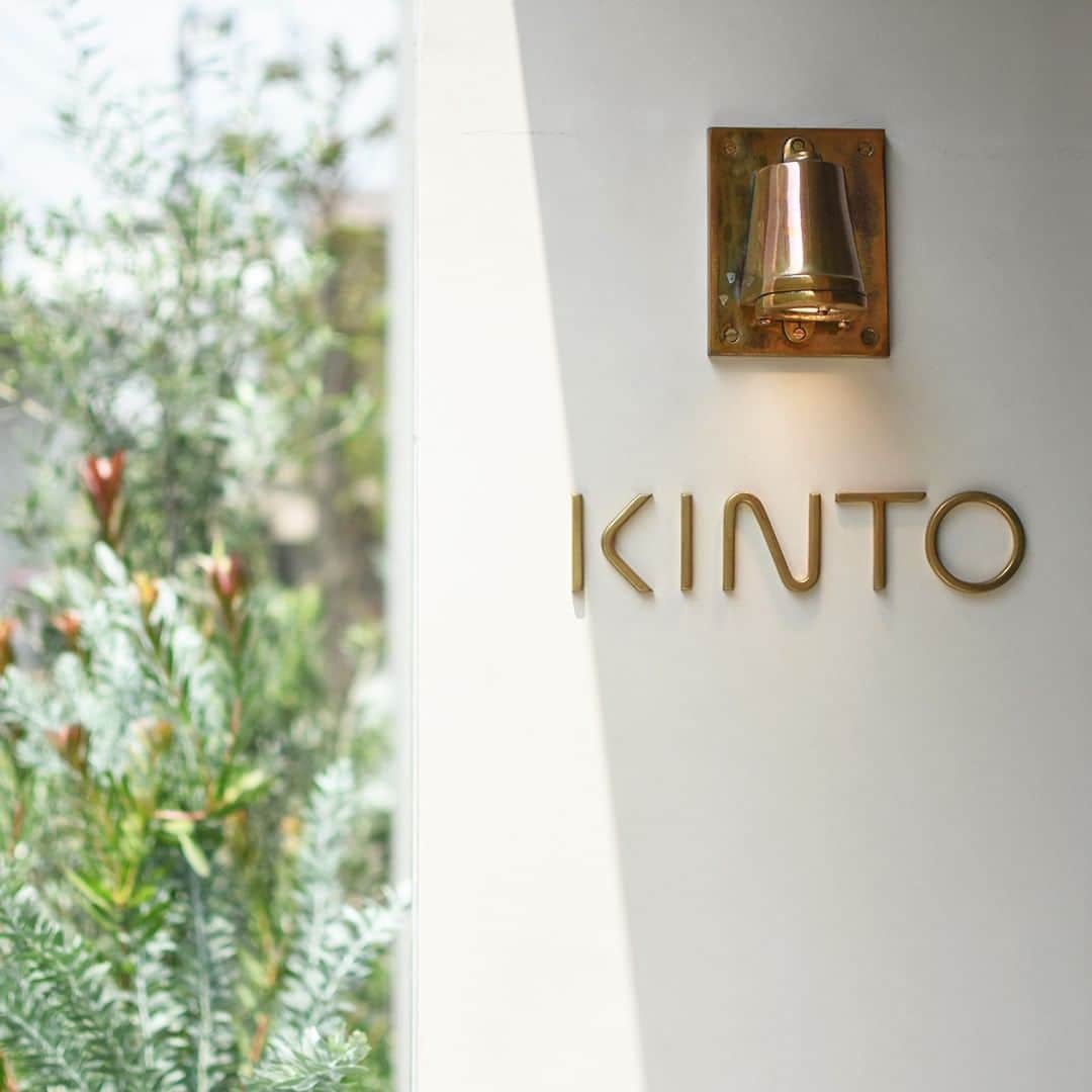 KINTOさんのインスタグラム写真 - (KINTOInstagram)「[お盆期間中の営業日について]⁠ KINTO STORE Tokyo⁠ 2019年8月10日(土) - 8月19日(月)の期間中は、店舗の営業を休業とさせていただきます。⁠ 8月20日(火)より通常通りの営業となります。みなさまのお越しを心よりお待ちしております。⁠ ⁠ ONLINE SHOP⁠ 2019年8月10日(土) - 8月18日(日)の期間中は、出荷業務、お問い合わせについても休業とさせていただきます。各種対応につきましては、営業再開後に順次進めてまいりますのでご了承ください。⁠ ⁠ ※ 8月9日(金)午前中(12:00)までのご注文 ⇒ 当日発送⁠ ※ 8月9日(月)12:00以降のご注文 ⇒ 8月20日(火)より順次発送⁠ ---⁠ [Summer Holiday Closing Notice]⁠ Kindly note that KINTO STORE in Tokyo will be closed from Saturday, August 10 - Monday, August 19. Thank you for your cooperation.⁠ ⁠ ONLINE SHOP (www.kinto.co.jp)⁠ *Orders received by Friday, August 9th noon will be shipped out on the same day.​ ​​ ​​ ​⁠ *Orders received after Friday, August 9th noon will be processed and shipped accordingly starting Tuesday, August 20th.⁠ .⁠ .⁠ .⁠ #kinto #キントー」8月8日 18時00分 - kintojapan