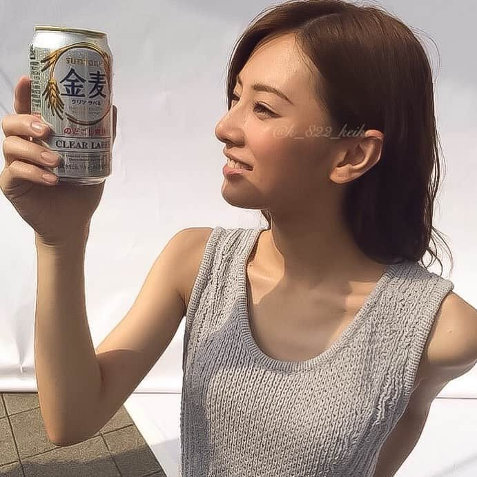 北川景子　ファンアカウントのインスタグラム：「❤︎" こんな暑い毎日には 🍺が一番😋🍻😋 ✼••┈┈••✼••┈┈••✼ #北川景子 #kitagawakeiko #keikokitagawa #景子さん #景子ちゃん」