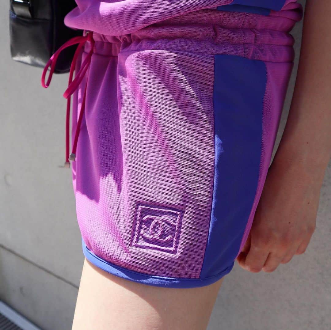 Vintage Brand Boutique AMOREさんのインスタグラム写真 - (Vintage Brand Boutique AMOREInstagram)「Chanel sport tube-top nylon dress. Size 38. ▶︎Free Shipping Worldwide✈️ ≫≫≫ DM for more information 📩 info@amorevintagetokyo.com #AMOREvintage #AMORETOKYO #tokyo #Omotesando #Aoyama #harajuku #vintage #vintageshop #ヴィンテージ #ヴィンテージショップ #アモーレ #アモーレトーキョー #表参道 #青山 #原宿#東京 #chanel #chanelvintage #vintagechanel #ヴィンテージ #シャネル #ヴィンテージシャネル #amorewardrobe #アモーレワードローブ」8月8日 18時04分 - amore_tokyo