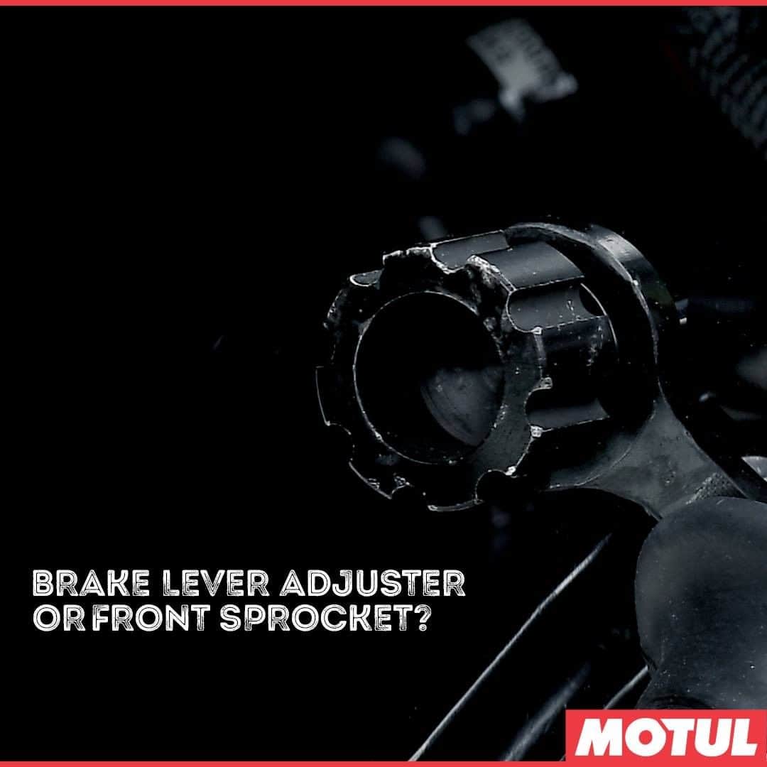 MotoGPさんのインスタグラム写真 - (MotoGPInstagram)「Brake lever adjuster or front sprocket? 🤔🤔🤔 // Join the game with @motul and let us know your guess 💭 in the comments! ⬇️ #MotoGP #Motorcycle #Racing #Motorsport」8月8日 18時06分 - motogp