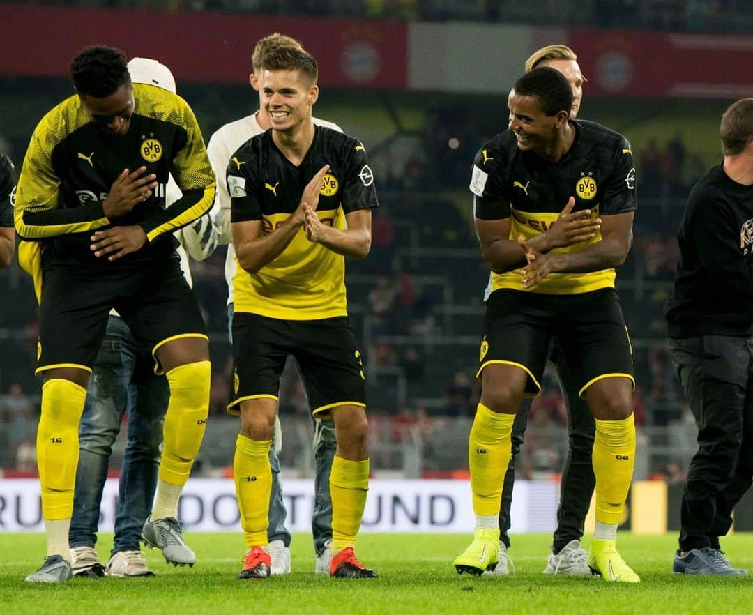 ボルシア・ドルトムントさんのインスタグラム写真 - (ボルシア・ドルトムントInstagram)「🕺When you realize it’s matchday tomorrow 👉 dance like nobody‘s watching 🙌😄 #KFCBVB #dfbpokal #anticipation #bvb #bvb09 #borussiadortmund #dortmund #kfcuerdingen」8月8日 18時35分 - bvb09