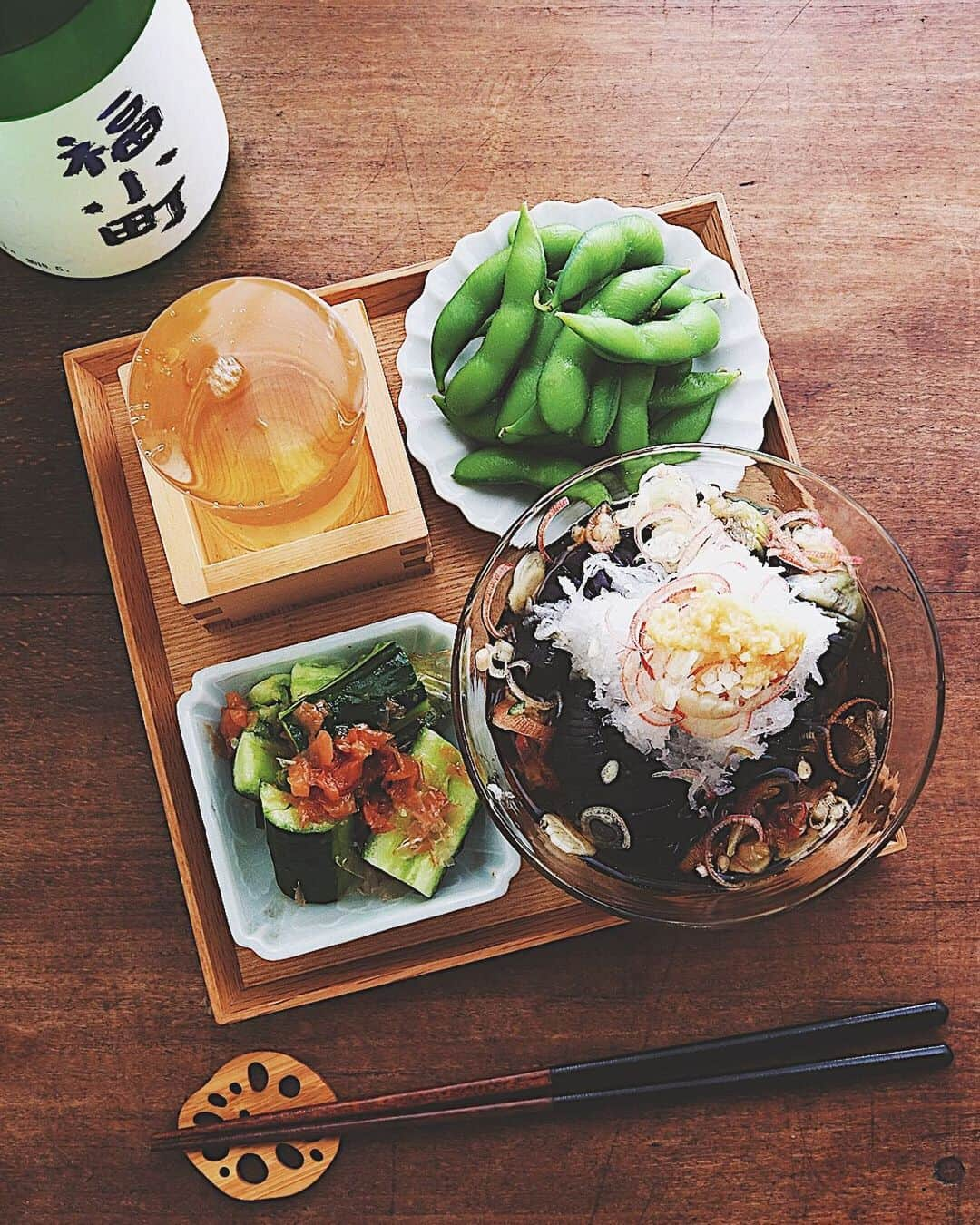 樋口正樹さんのインスタグラム写真 - (樋口正樹Instagram)「apéro 🍶 . 今夜の晩酌セット。 茄子の揚げ浸しと、 たたき胡瓜の梅鰹、 枝豆、冷酒を一杯。 . . #晩酌セット #茄子の揚げ浸し #たたききゅうり #枝豆 #アペロ #日本の夏呑み #冷酒 #福小町 #木村酒造 #apero」8月8日 18時28分 - higuccini