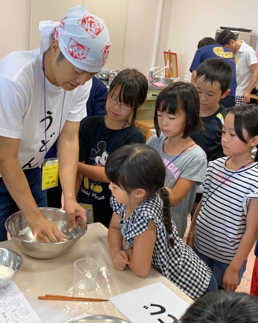 公益財団法人モラロジー研究所のインスタグラム：「7/26～28、2泊3日の日程で、岩手県立児童館 いわて子どもの森（岩手県二戸郡一戸町）において「ジュニアセミナーinとうほく」（主催：モラロジー研究所　東北ブロック）を開催 みんなでうどんづくり  #自然体験 #キャンプ #サマーキャンプ」