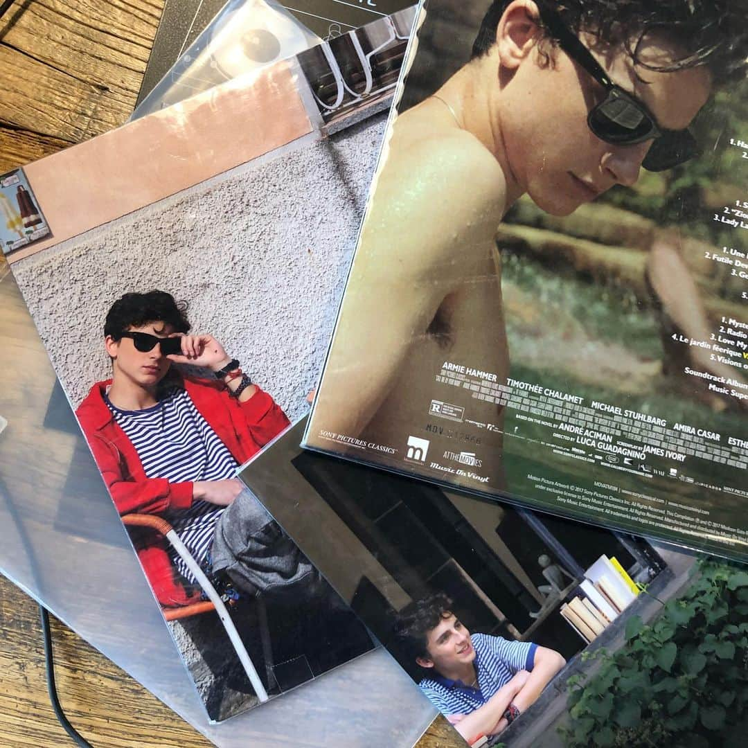 チ・ウンソンさんのインスタグラム写真 - (チ・ウンソンInstagram)「#callmebyyourname Lp발견 #tchalamet 🕶」8月8日 18時46分 - jay2ssung