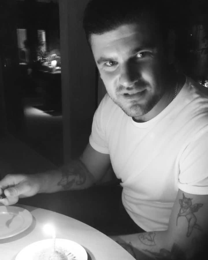 ペニーレ・タイスベックのインスタグラム：「Last Night was full of surprises - happy Birthday @lotko 🎂  I love you sooo much♥️」