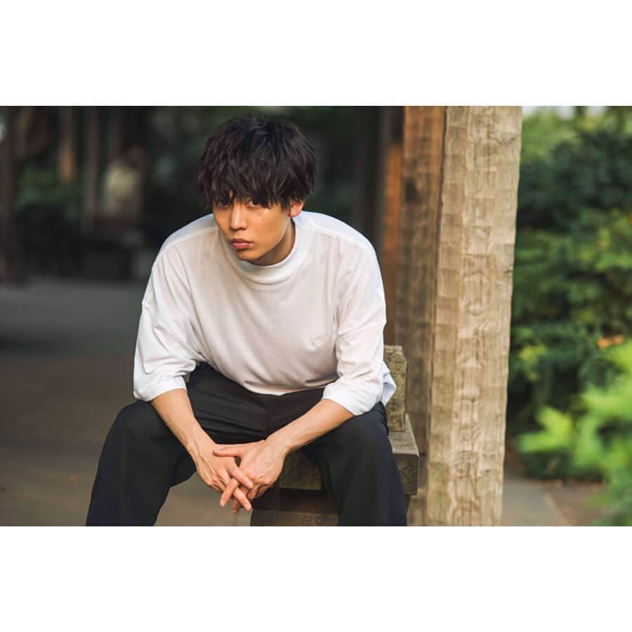 岩岡徹のインスタグラム：「👕 Mockneck T-shirt (white)」