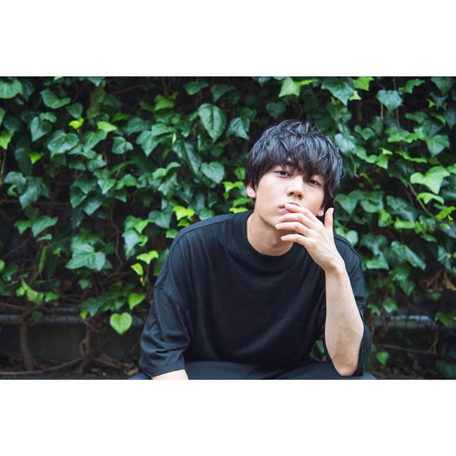 岩岡徹のインスタグラム：「👕 Mockneck T-shirt (black)」