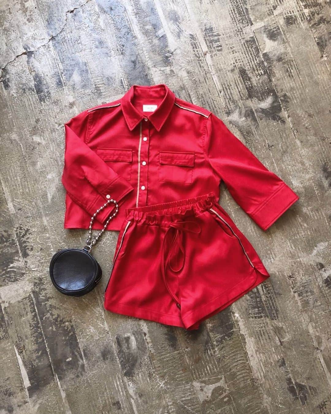 JUEMI【Double Piping Short Shirt】【完売品】ビジューチェーン