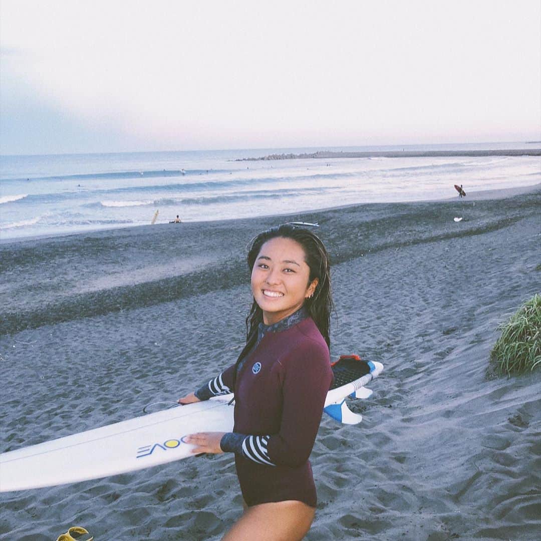 脇田紗良さんのインスタグラム写真 - (脇田紗良Instagram)「All smiles after a good surf:)))) @dovesurfingwetsuits #dovesurfingwetsuits」8月8日 19時23分 - sara_wakita1010