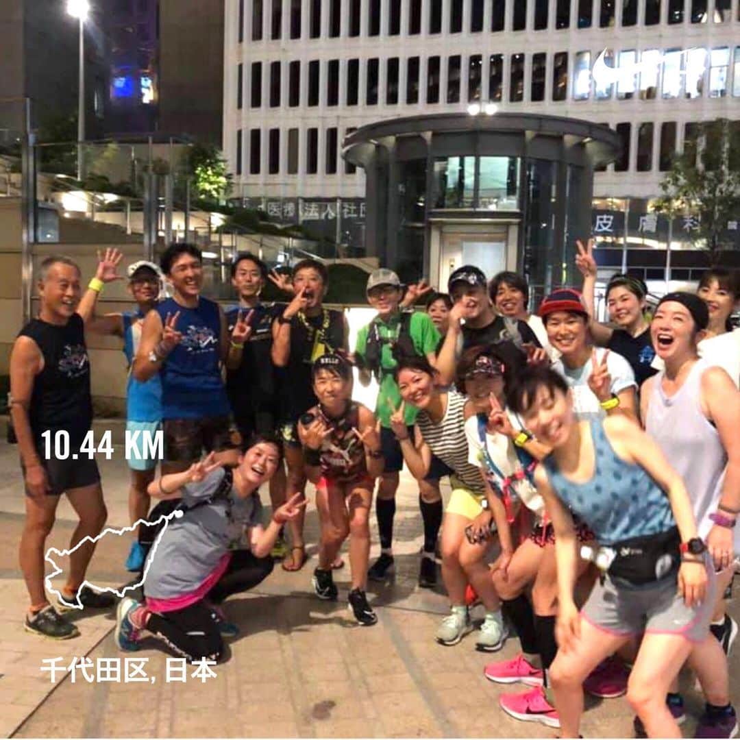 run+さんのインスタグラム写真 - (run+Instagram)「#カラダ大学ランニング部［ミッドナイトランニング］に参加させて頂きました！  日比谷ミッドタウンから東京ミッドタウンのダブルミッドタウンをつないで10.44㎞ #滝汗クリステル  東京タワーや、歴代の秘密道具を手にしたドラえもん、ミッドガーデンのデジタル花火🎆などなど見所いっぱいのフォトジェニックなナイトラン。  立秋のこの日、今年最高気温をマーク( ﾟДﾟ) どうりで！？信号で止まると流れる #滝汗 涼しげなデジタル花火とアシミズ、そして心地いいミストは ミッドガーデン隣の檜町公園では虫の音と秋を感じる涼しい風に早くも秋の気配を感じて一瞬びっくり。  なんて、そんな涼しさもつかの間、溜池山王＆日比谷公園は湿度満点ジャングルみたいな蒸し暑さ🌴 夏のランをみんなで満喫🏃‍♂️🏃‍♀️🏃‍♂️🗼🎆✨ #カラダ大学  #ミッドタウンラブズサマー2019 #ミッドタウンラブズサマー #街ラン #街RUN #ゆるラン  #ランニング #マラソン #ラン #RUN #RUNNING #RUNNER #cityrun #Runday #街ランの楽しみ方 #RunLovesLife  #六本木 #日比谷 #ROPPONGI #HIBIYA #TOKYO」8月8日 19時29分 - runplus