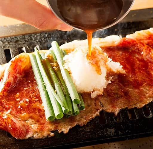 のインスタグラム：「🍖8月29日は焼肉の日🍖 . OZmallでも毎日更新されるアドベントカレンダーが登場！ . 嬉しいプレゼントも当たるチャンスがあるので是非毎日チェックしてみてくださいね☺💕 .  詳しくはプロフィールのURLから！ @ozmall_restaurant  #焼肉部 #焼肉女子 #肉女子会  #東京グルメ#東京焼肉 #焼肉グルメ #肉の日 @ozmallok」