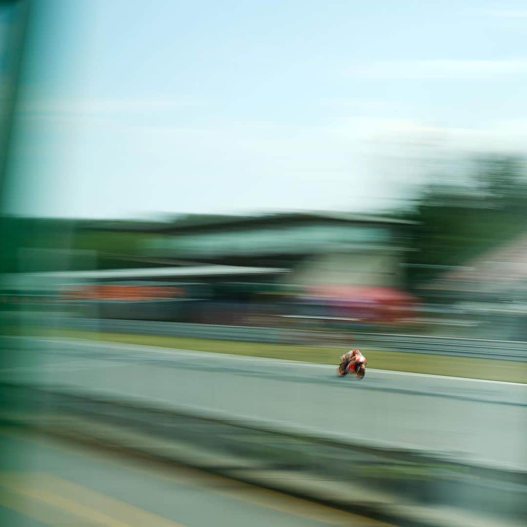 レプソル・ホンダさんのインスタグラム写真 - (レプソル・ホンダInstagram)「Ready to ride. ✊💨」8月8日 19時43分 - hrc_motogp