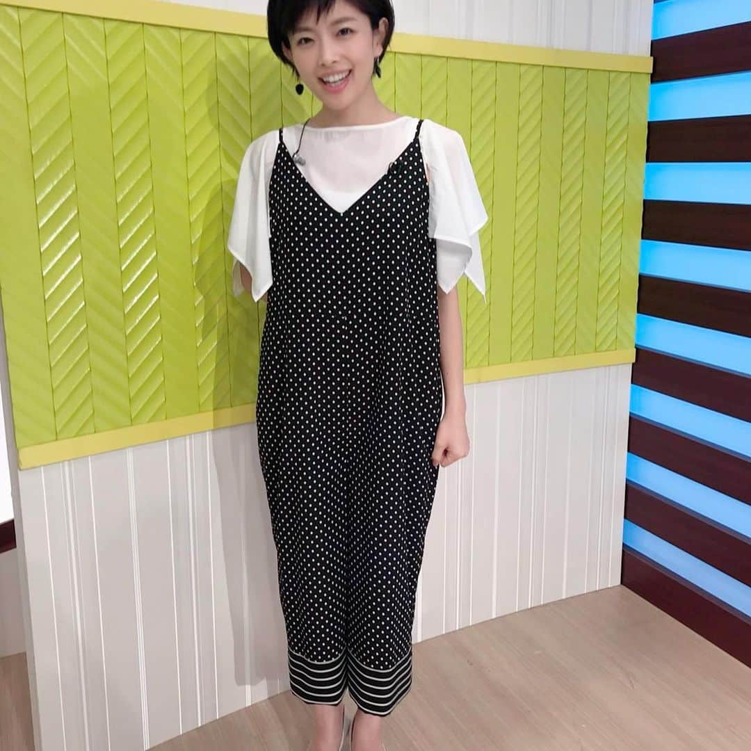 林マオさんのインスタグラム写真 - (林マオInstagram)「昨日、今日と、 おめでたいことが続いていて、 嬉しいですね😆❤️ 昨日は本番のほんとに直前に入ってきたニュースで💦 あんなに目に見える形で スタッフはじめ み〜んながバタバタしてるなんて、 ひっさしぶりでした🤣🤣 1、2枚目 tops #ディープサンクス skirt #AnnaNicola  3、4枚目 #ARIES #anl」8月8日 19時54分 - maohayashi_ytv