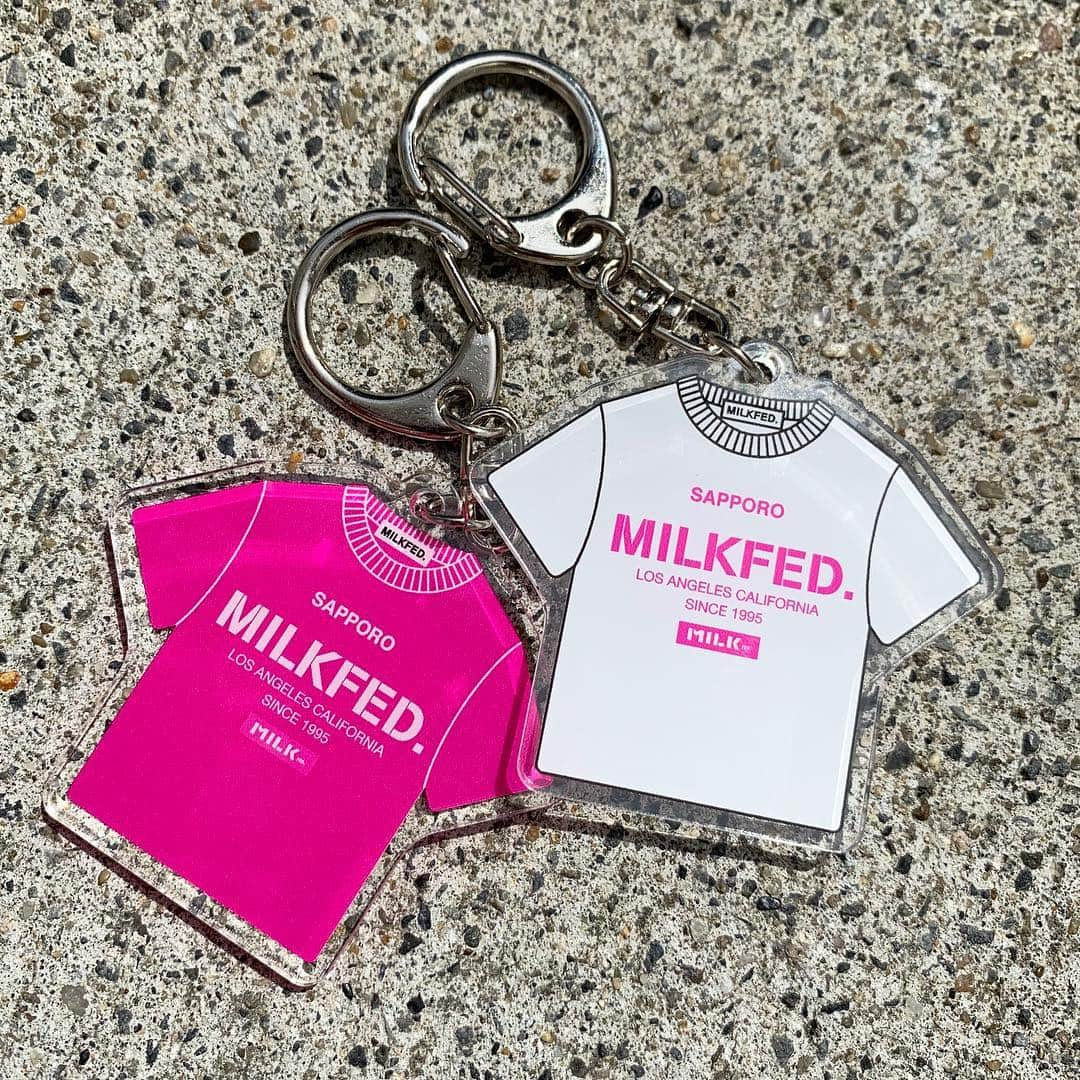 MILKFED.さんのインスタグラム写真 - (MILKFED.Instagram)「もうすぐ発売☝🏻﻿ →→スワイプ→→ ﻿ ﻿ 店舗限定カラーのご紹介です！ ﻿ それぞれの店舗でしか買えないカラーは﻿ お土産としてもおすすめ♡﻿ 全店分集めたくなるラインアップです﻿ ﻿ TEE KEYCHAIN ¥700+TAX﻿ ﻿ 🐆ヒョウ柄は南堀江店になります﻿ 🌴沖縄は那覇店での発売になります﻿ ﻿ #milkfed #milkfedjp﻿ #ミルクフェド #keychain﻿ #casualstyle ﻿ #ガーリーストリート」8月8日 19時56分 - milkfedjp