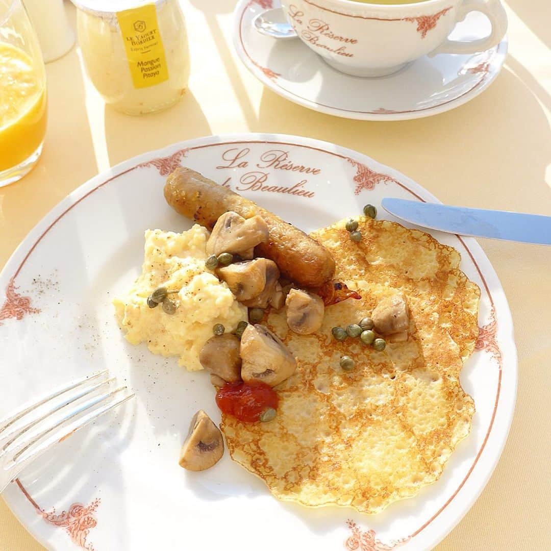 田中麻衣さんのインスタグラム写真 - (田中麻衣Instagram)「旅行はいつも朝ごはんが楽しみ。 食べ過ぎるから旅行中はおなか空く暇がない🤣 #南仏 #南仏旅行 #コートダジュール」8月8日 19時59分 - maitanaka1217