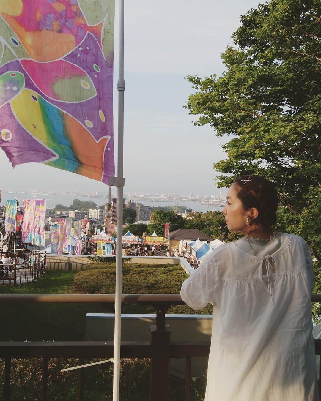 松本野々歩のインスタグラム：「チリンとドロン 六日間の旅を終えて 東京へ帰ってきました  秋田から北海道の大沼 そして函館へ  8ステージ どれもこれも  忘れられないステージになりました  写真は はこだて国際芸術音楽音楽祭のチリンドロン  本番直前 ザッハトルテのヨースケが 撮ってくれてた 嬉しい」
