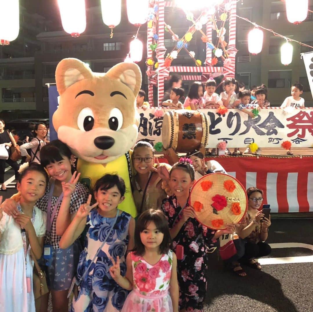 ジェフユナイテッド市原・千葉のインスタグラム：「南町三丁目まつり納涼盆踊り大会にジェフィが参加🏮 #jefunited  #ジェフ千葉 #夏祭り #盆踊り #夏 #お祭り #納涼 #ジェフィ」