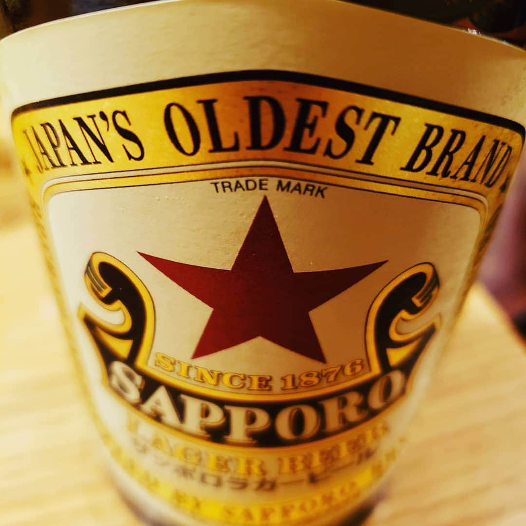 大川良太郎さんのインスタグラム写真 - (大川良太郎Instagram)「サッポロ赤星🌟このビール🍺置いてる店少ないのよ❗だからあるとテンション上がる⤴️⤴️ごっちゃんです🙏はぁ😵💨明日からも頑張れるぞ〰️〰️😆😆😆 #居酒屋#新宿#稽古#チーム#親睦会#サッポロ#ビール#赤星#テンション#好き」8月8日 20時13分 - gekik9_ryotaro