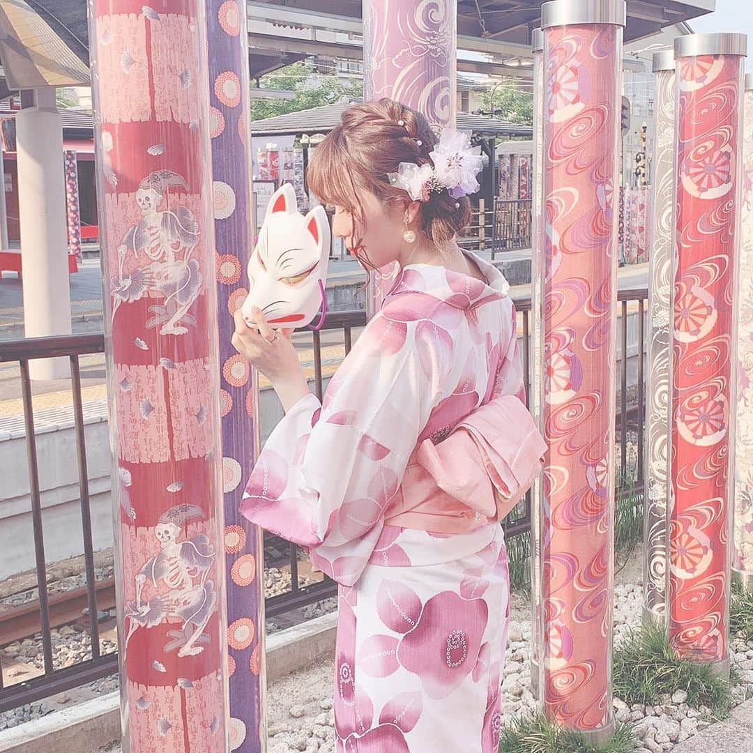 SHIHORINさんのインスタグラム写真 - (SHIHORINInstagram)「♡﻿ ﻿ #キモノフォレスト 👘💫﻿ 久しぶりに行ったけどやっぱり綺麗💭﻿ 夜のライトアップもみてみたい🌙﻿ ﻿ 浴衣もヘアアレンジも( @rikawafuku )﻿ 可愛くてお気に入り♡﻿ ﻿ ﻿ #京都 #京都旅行 #京都観光 #京都散策 #嵐山 #嵐山駅 #嵐電 #嵐電嵐山 #浴衣レンタル #京都浴衣レンタル #浴衣ヘアアレンジ #浴衣ヘア #梨花和服 #浴衣 #浴衣女子 #お面 #狐面#kyoto #kyototrip #arashiyama #yukata #kimono #kimonoforest #liquem」8月8日 20時33分 - shihoriiin49