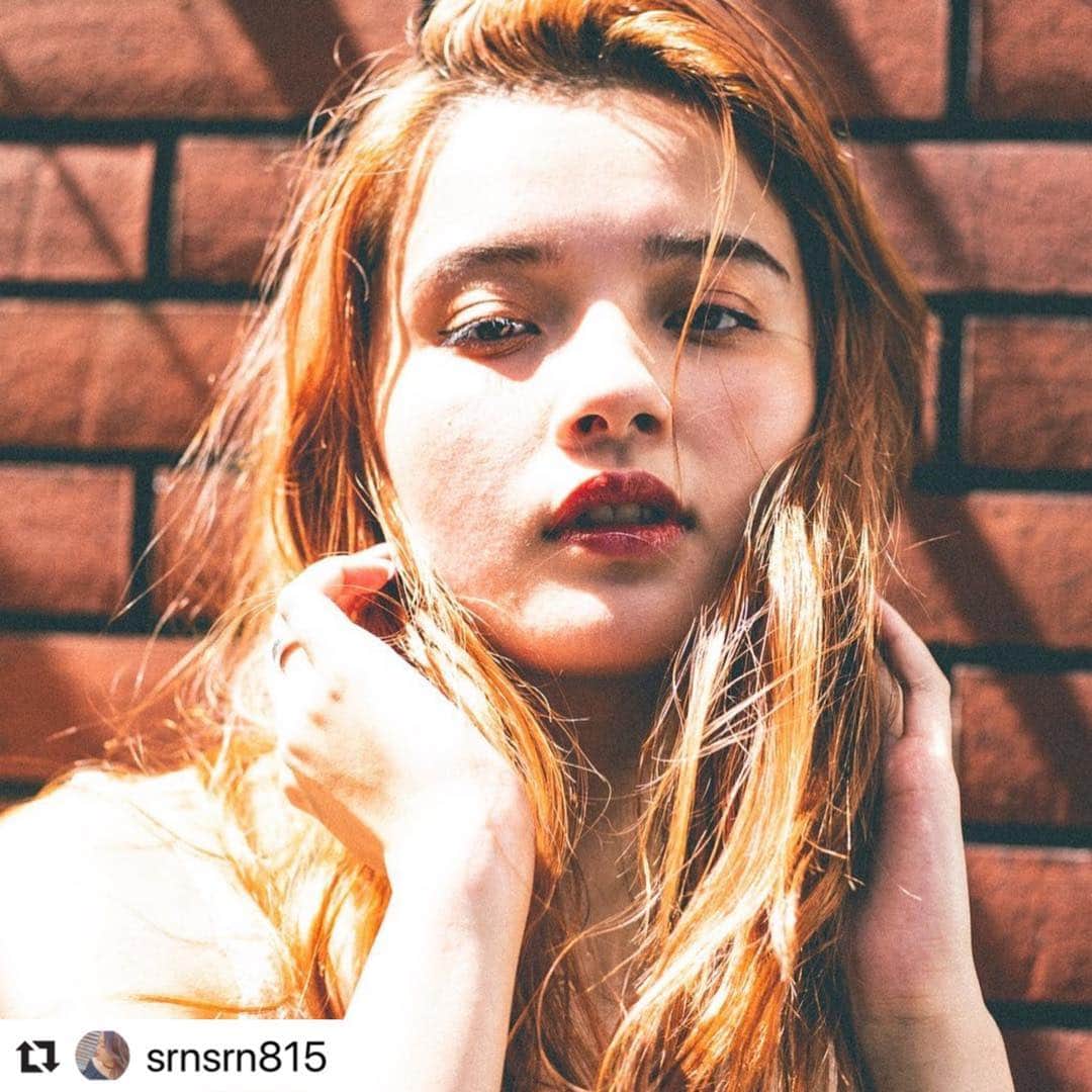 のインスタグラム：「#Repost @srnsrn815 with @make_repost ・・・ ㅤㅤㅤㅤ photograph _kyonc  model  danicareitolentino  hair make srnsrn815 #ベルスタグラム  #美容学校 #おしゃれさんと繋がりたい #ヘアメイク #メイク #instagood #하라주쿠#도쿄#미용#헤어스타일#헤어#학생#미용학교#미용사#메이크업#학교#좋아요#jk#jk2」