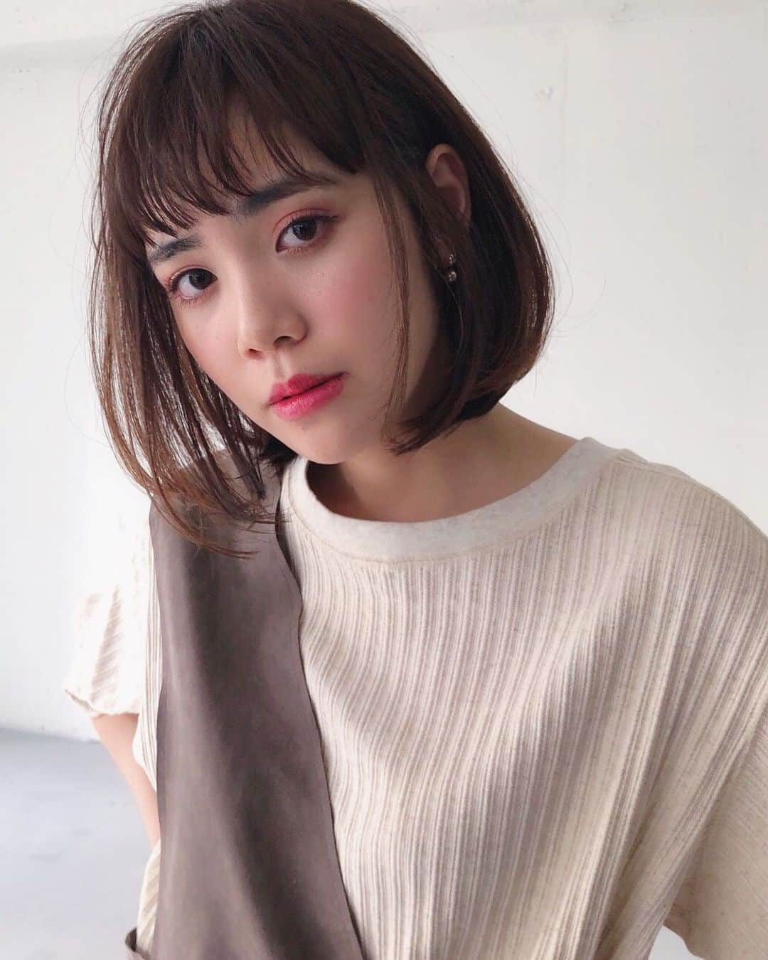 片山良平のインスタグラム：「ハンドブローボブ✂︎ 前髪はN.オイルでややウエット💁‍♂️ #ボブ #エヌドット #ヘアスタイル #さりげない耳かけ #やまへあー」