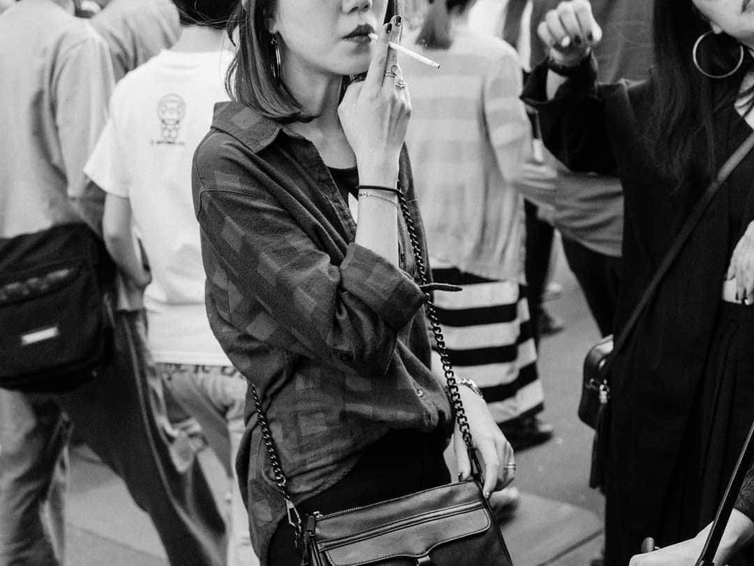 woody_chaiのインスタグラム：「cigarette & alcohol」