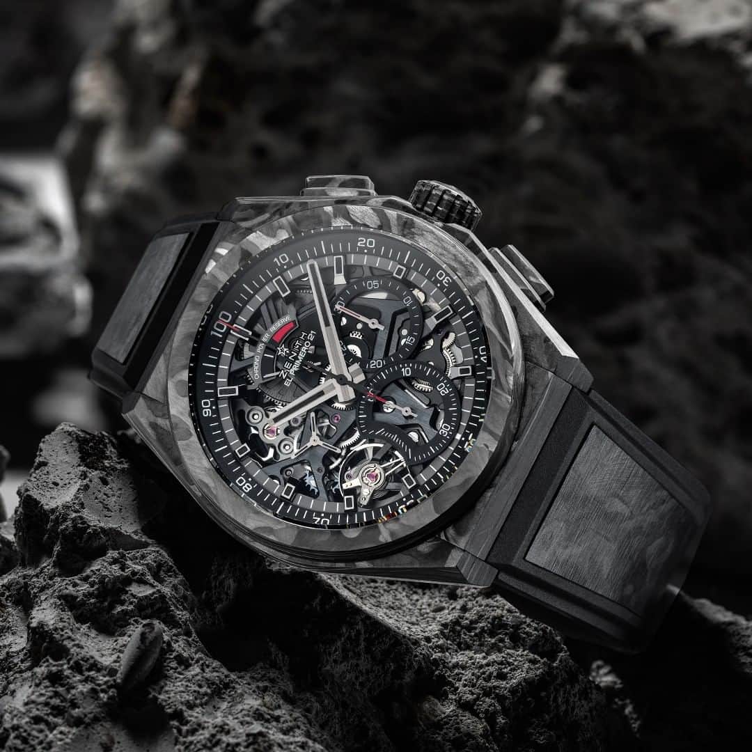 のインスタグラム：「#Defy21: Darker than black: DEFY El Primero 21 Carbon, with a blacked-out movement and just a touch of red on the open dial.  #Zenith #ZenithWatches #Watches #Carbon #Watch #Watchesofinstagram #Watchfam #WatchoftheDay #Luxury #WatchAddict #Watchcollector #Horology #DailyWatch #ElPrimero #Chronograph」