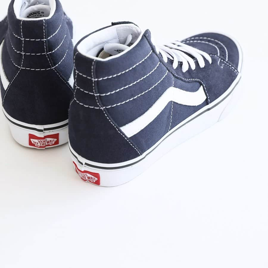 EDIFICEさんのインスタグラム写真 - (EDIFICEInstagram)「【VANS UA SK8-Hi 販路限定モデル】﻿ ﻿ ﻿ シックで深い色味のネイビーがEDIFICEのブランドカラーを彷彿とさせる美色モデル。﻿ ﻿ 1970年代に発表されたVANSの代表的なクラシックモデル「SK8-Hi」は、サイドに入ったサーフラインや厚みのあるソールなど、クラシカルなルックスは大人のカジュアルスタイルにぴったりのアイテムです。﻿ ﻿ 日本国内ではEDIFICEでしか手に入らない為、ファンのみならず1足は確実に押さえておきたい販路限定モデルです。﻿ ﻿ ﻿ ﻿ ﻿ Shoes : 【VANS】¥7,500+tax﻿ ﻿ ﻿ ﻿ ﻿ ﻿ ﻿ ﻿ ﻿ #edifice #vans #vanssk8 #vanshicut #shoesaddict #shoestagram #kicks #kickstagram #shoeslovers #shoesaholic #shoefashion #sneakeraddict #sneakerheads #mensshoes #mensfashion #mensstyle #menwithclass #menwithstyle #dapper #dapperman #dapperstyle #エディフィス #販路限定モデル」8月8日 21時11分 - edifice.jp