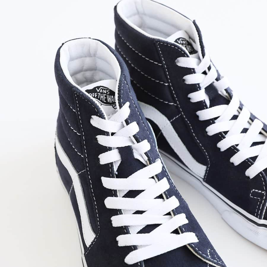 EDIFICEさんのインスタグラム写真 - (EDIFICEInstagram)「【VANS UA SK8-Hi 販路限定モデル】﻿ ﻿ ﻿ シックで深い色味のネイビーがEDIFICEのブランドカラーを彷彿とさせる美色モデル。﻿ ﻿ 1970年代に発表されたVANSの代表的なクラシックモデル「SK8-Hi」は、サイドに入ったサーフラインや厚みのあるソールなど、クラシカルなルックスは大人のカジュアルスタイルにぴったりのアイテムです。﻿ ﻿ 日本国内ではEDIFICEでしか手に入らない為、ファンのみならず1足は確実に押さえておきたい販路限定モデルです。﻿ ﻿ ﻿ ﻿ ﻿ Shoes : 【VANS】¥7,500+tax﻿ ﻿ ﻿ ﻿ ﻿ ﻿ ﻿ ﻿ ﻿ #edifice #vans #vanssk8 #vanshicut #shoesaddict #shoestagram #kicks #kickstagram #shoeslovers #shoesaholic #shoefashion #sneakeraddict #sneakerheads #mensshoes #mensfashion #mensstyle #menwithclass #menwithstyle #dapper #dapperman #dapperstyle #エディフィス #販路限定モデル」8月8日 21時11分 - edifice.jp