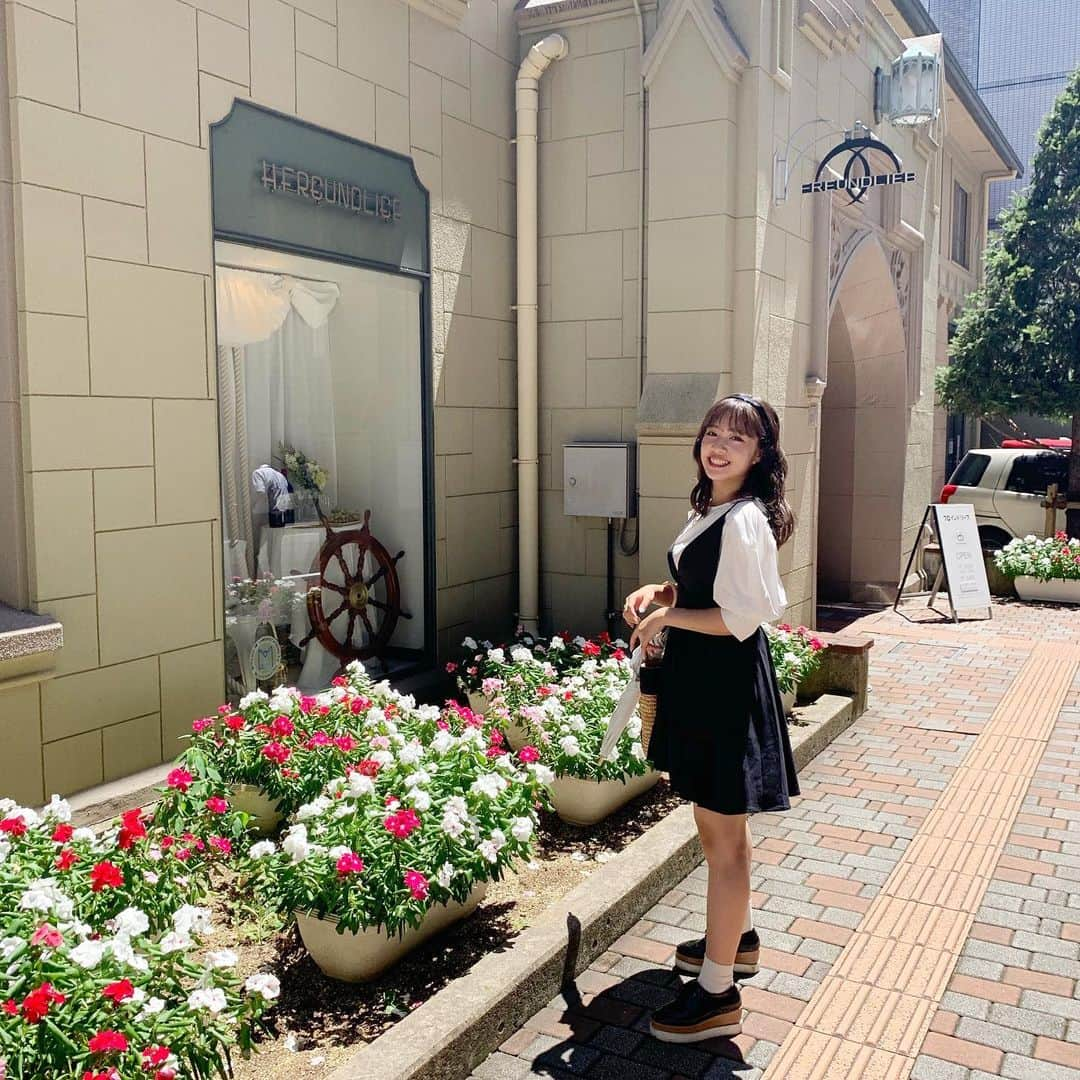 中嶋桃花さんのインスタグラム写真 - (中嶋桃花Instagram)「今日のお洋服は @dholic_official  大好きなパフスリーブ❤︎ #モモstyle  #ootd  #神戸 #三宮 #lunch」8月8日 21時15分 - momoka_nakajima