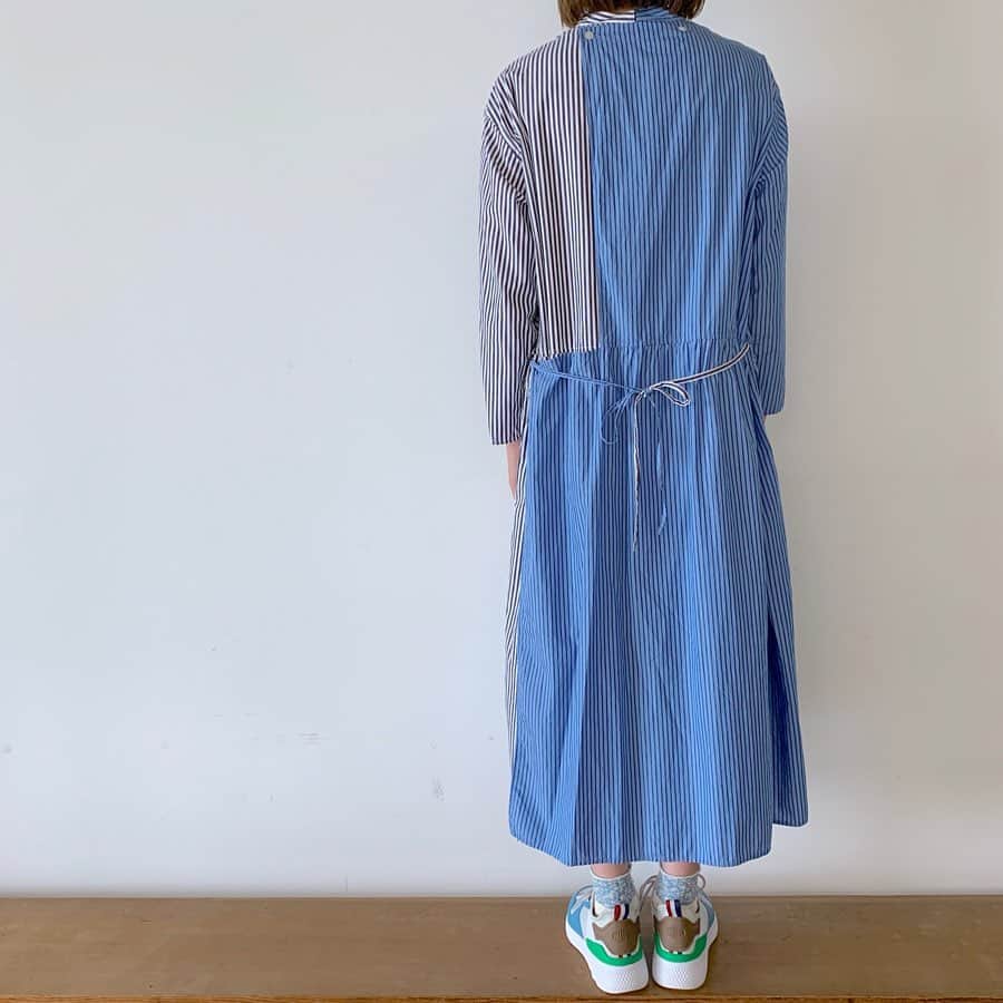 ネ・ネットさんのインスタグラム写真 - (ネ・ネットInstagram)「【 pickable stripe shirts ￥23,000+tax】  好きな色を左右組み合わせて自由に楽しめる“ピッカボー”シリーズのストライプシャツに新しくワンピースが登場しました。  #ネネット #nenet #新作#new#autumn #winter #2019#collection#fashion #tokyo #japan #大人カジュアル #大人ネネット#otona_nenet #pickable #ピッカボー」8月8日 21時25分 - nenet_official
