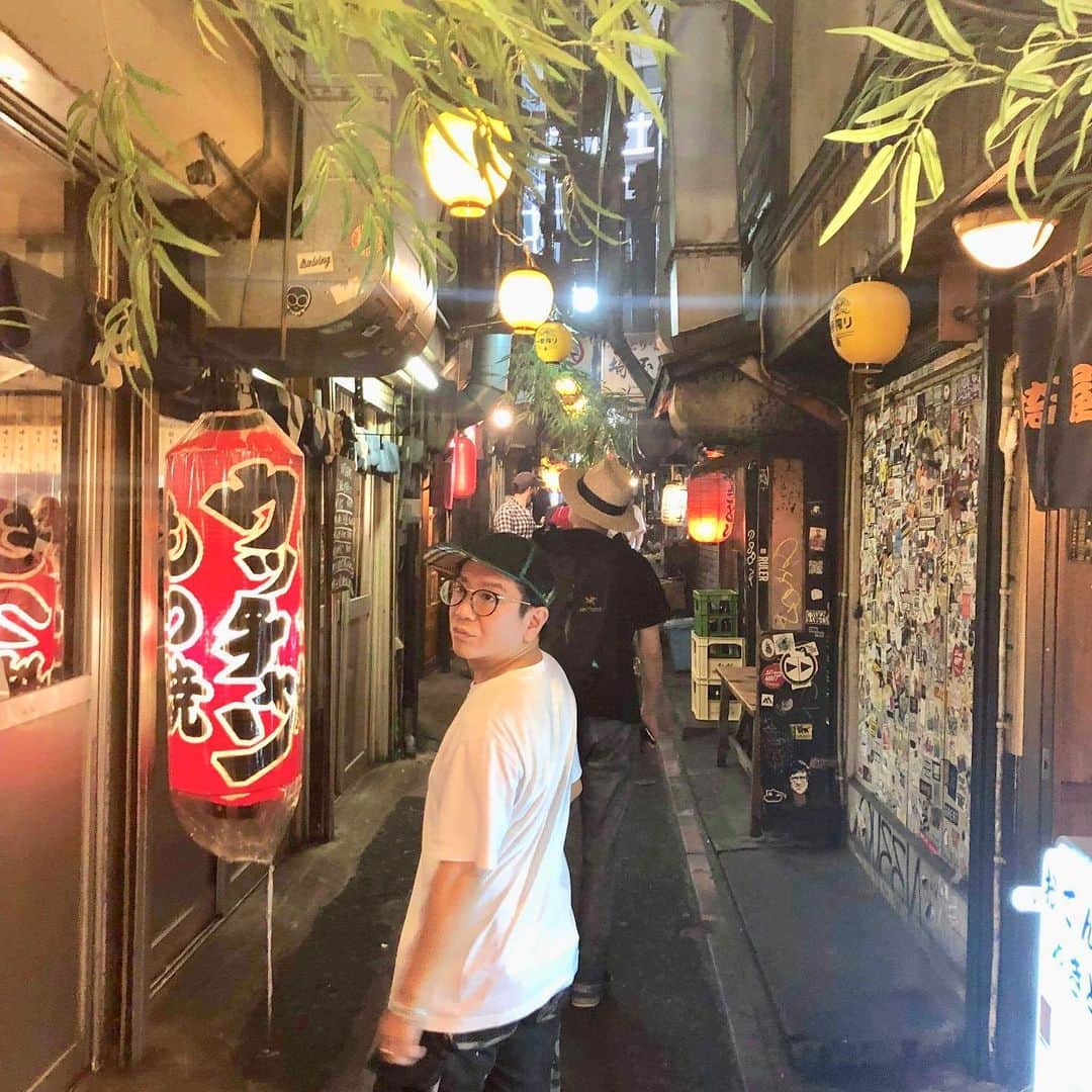 のインスタグラム：「新宿 #思い出横丁 #浜崎貴司 #杉ちゃん」