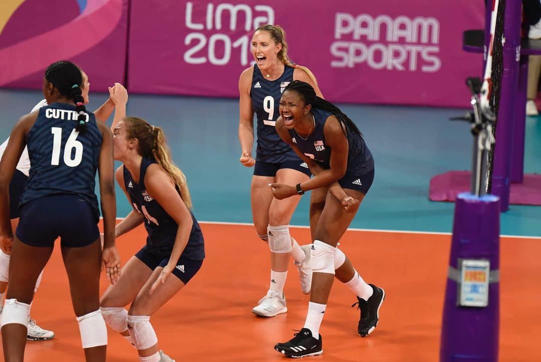 USA Volleyballさんのインスタグラム写真 - (USA VolleyballInstagram)「Sarah Wilhite Parsons scored 16 points in rallying @usavwnt past Puerto Rico in five sets in the #PanAmGames. Hannah Tapp and Danielle Cuttino added 13 points. @teamusa faces Brazil on Friday with the winner advancing to the semis. --- Recap on usavolleyball.org」8月9日 8時31分 - usavolleyball