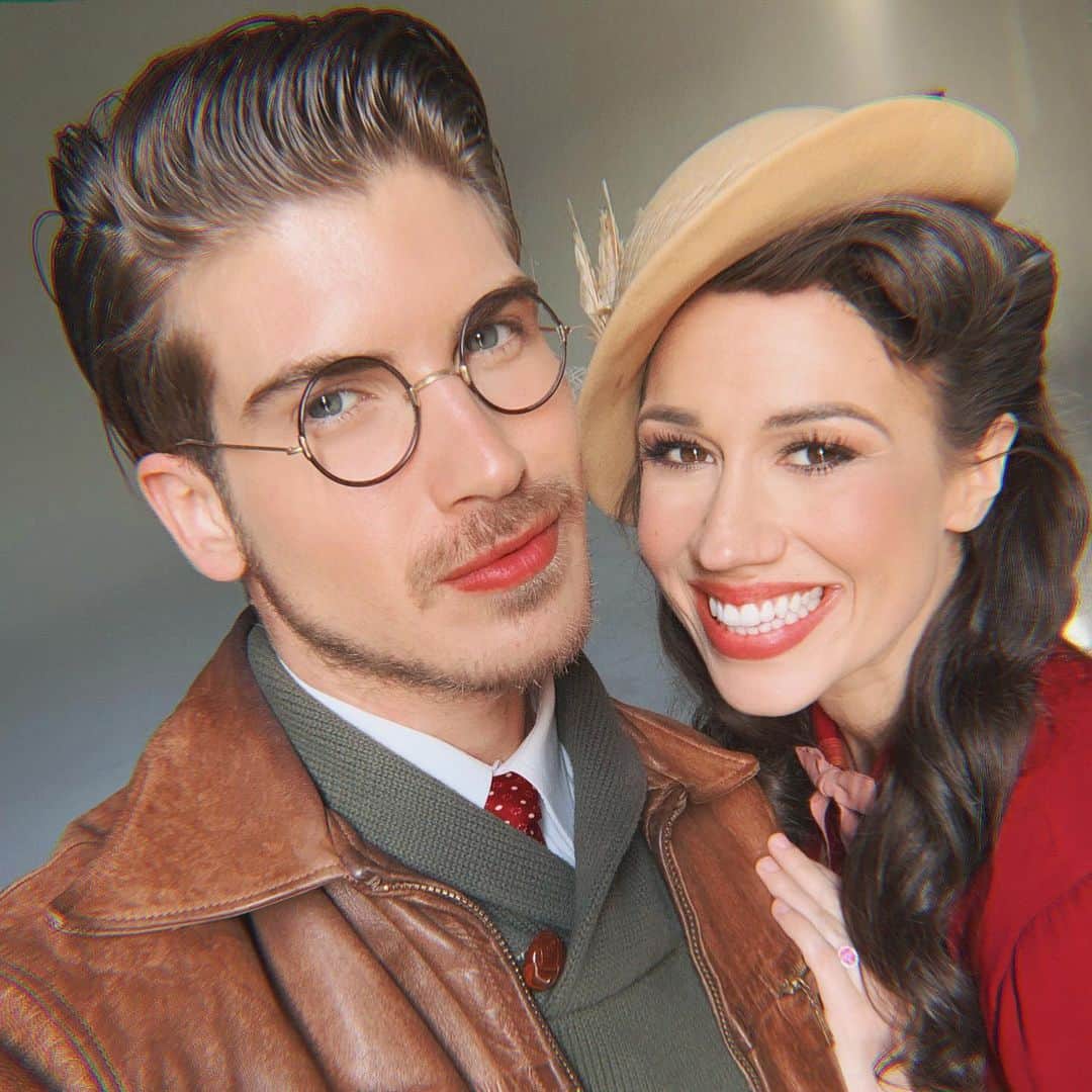 ジョーイ・グレーセッファのインスタグラム：「This is an appreciation post for an amazing woman. While filming @escapethenight, Colleen was a brand new mother and managed to balance both caring for a new born baby and showing up to set with an amazing attitude. She would leave set at 6am and get home to her baby waking up. Then came back the next day and do it all again. Her strength is something I admire most about her. She never once complained about the long hours on set or how tired she was. While filming the show I feel an immense amount of pressure on set because it’s my show and I obviously want everything to be perfect so when things went wrong (which they did several times) She was someone who was beyond supportive through the process and helped to calm me down and feel like the world wasn’t crashing down on me. I can’t express enough how much her friendship means to me. If that isn’t enough to impress you, she’s now in NYC rehearsing to be on broadway in the musical “Waitress” in a couple weeks! I can’t wait to see her take the big stage and see her shine. Go get your tickets now before they sell out! 💕」