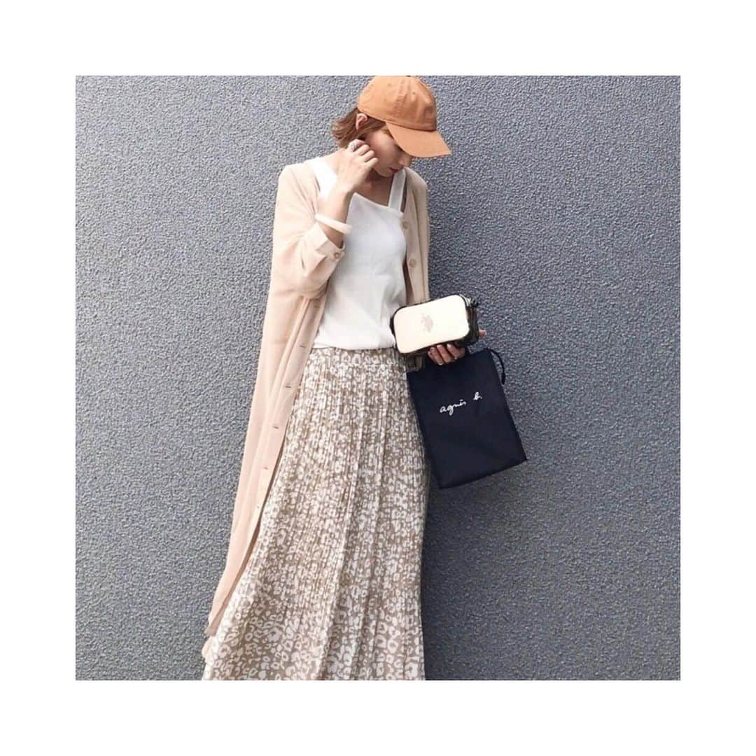 のインスタグラム：「#wear更新 ☝︎ TOPにURL載せてます ．．．．．．✈︎ . . . #code #outfit #ootd . . . 詳しくは#wear で見てね♥︎ wear account → sizu0618 . . . #MINEBY3MOOTD #mamagirl #コーデ #コーディネート #ファッション #今日の服 #今日のコーデ #ママファッション #ママコーデ #ママスタイル @grl_official #grl #グレイル #usポロ」